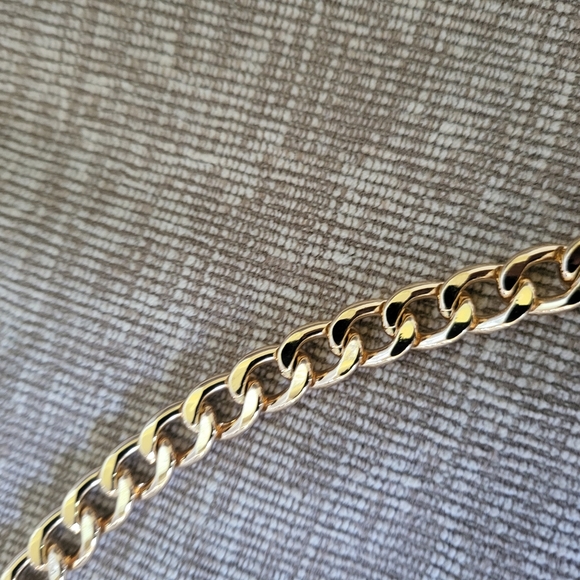 Classic Chain Design With Charms - Picture 3 of 10